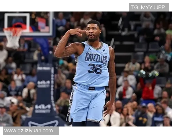 马库斯斯马特在NBA的成长历程与对球队的影响分析